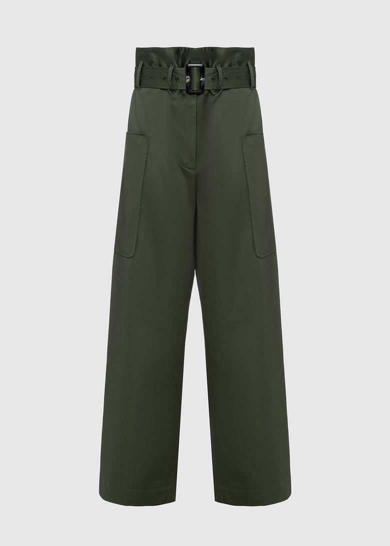 baggy trousers with pockets