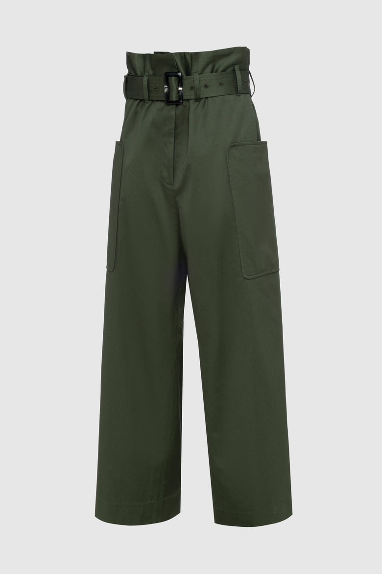 baggy trousers with pockets