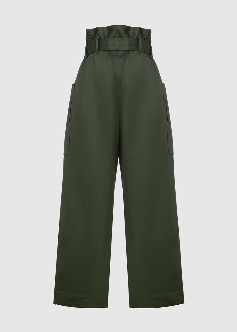 baggy trousers with pockets