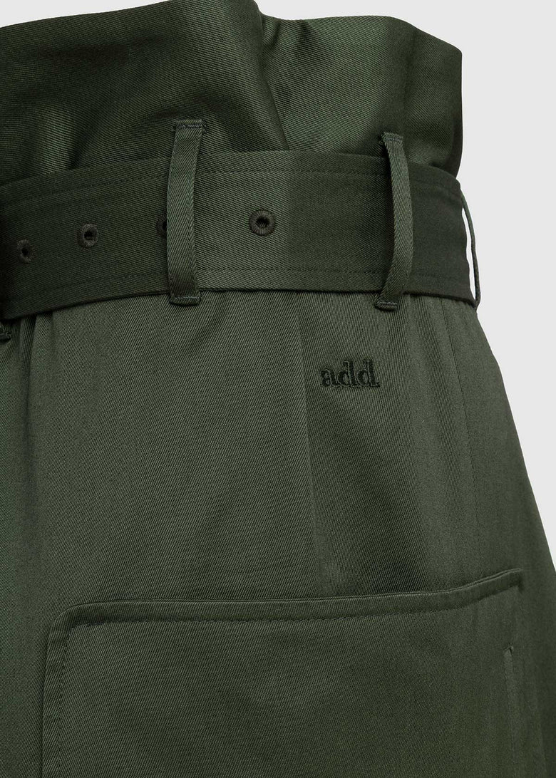 baggy trousers with pockets