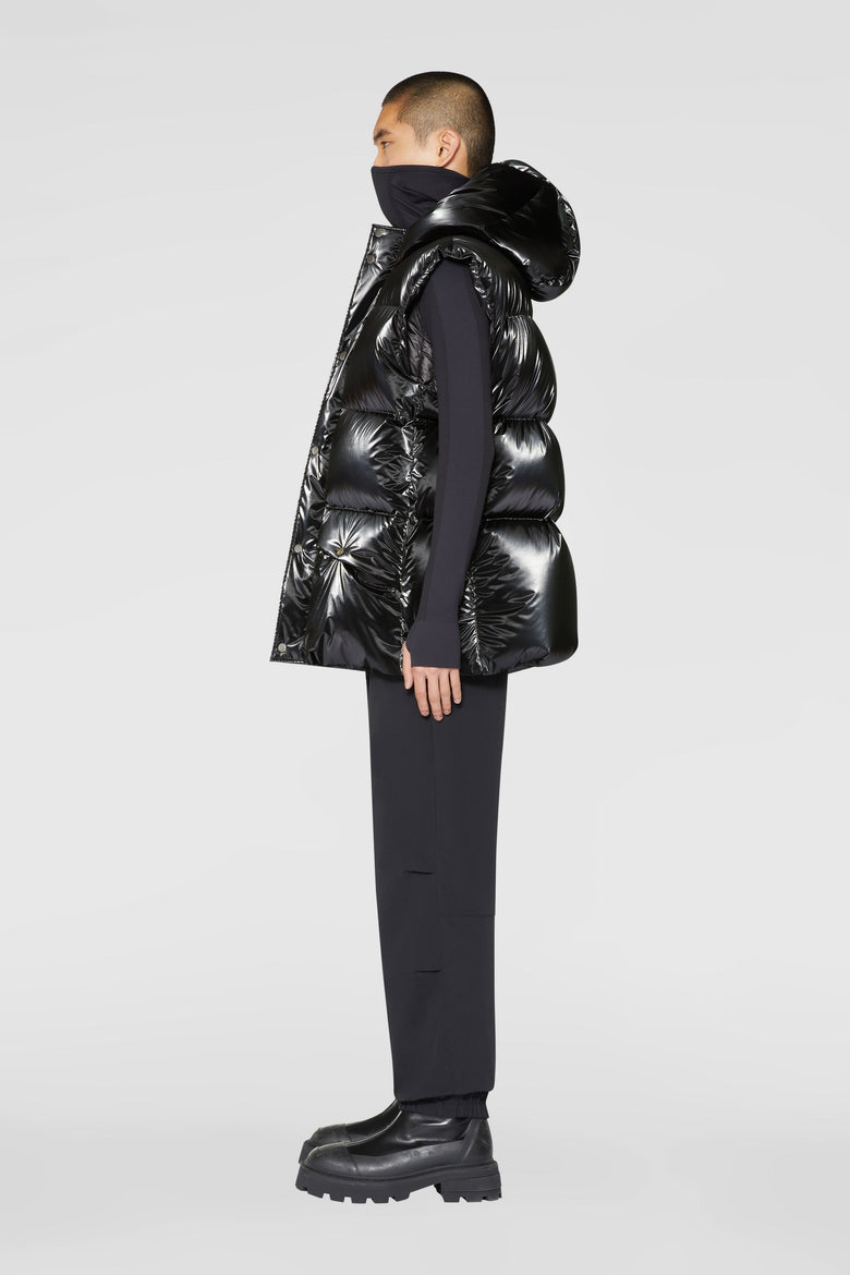 Gilet in piuma con cappuccio fisso