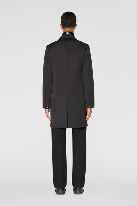 Twin jacket: raincoat with inner down jacket