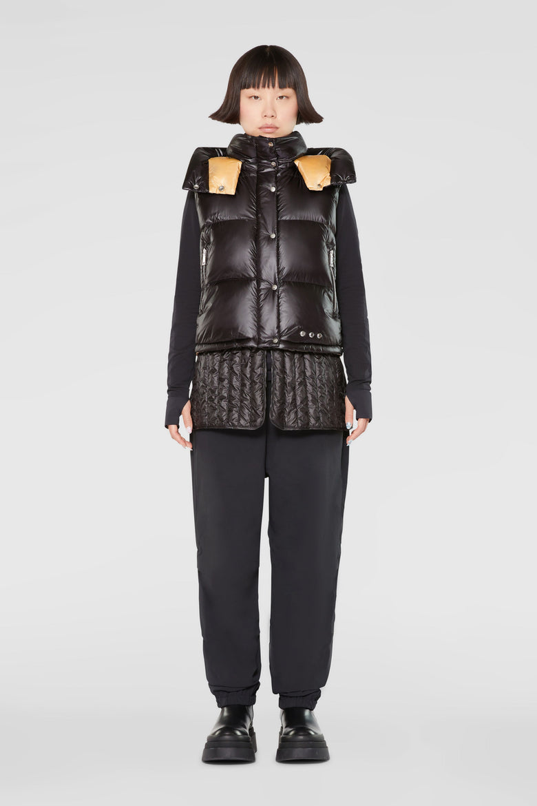 Gilet imbottito con cappuccio staccabile