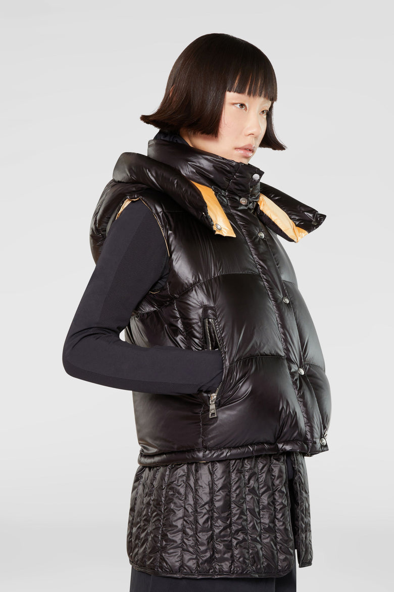 Gilet imbottito con cappuccio staccabile