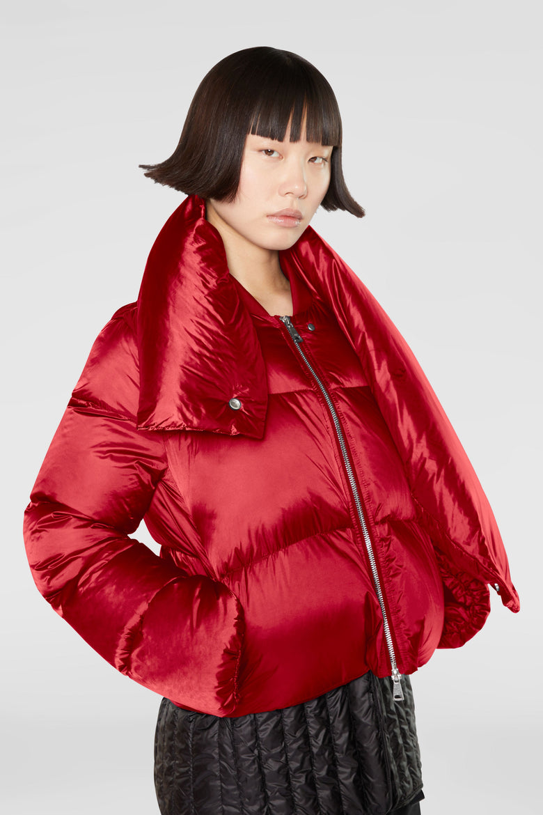 Short down jacket with detachable scarf