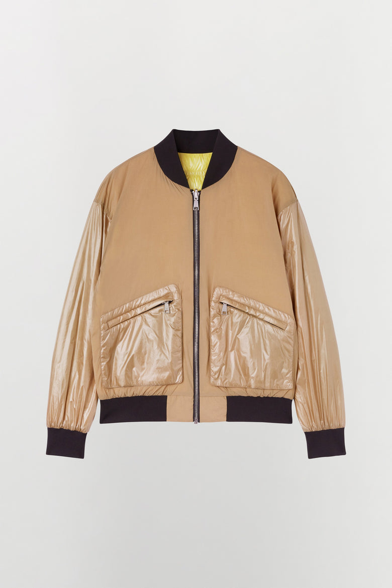 Reversible bomber jacket in water- repellent technical fabric with ribbed details