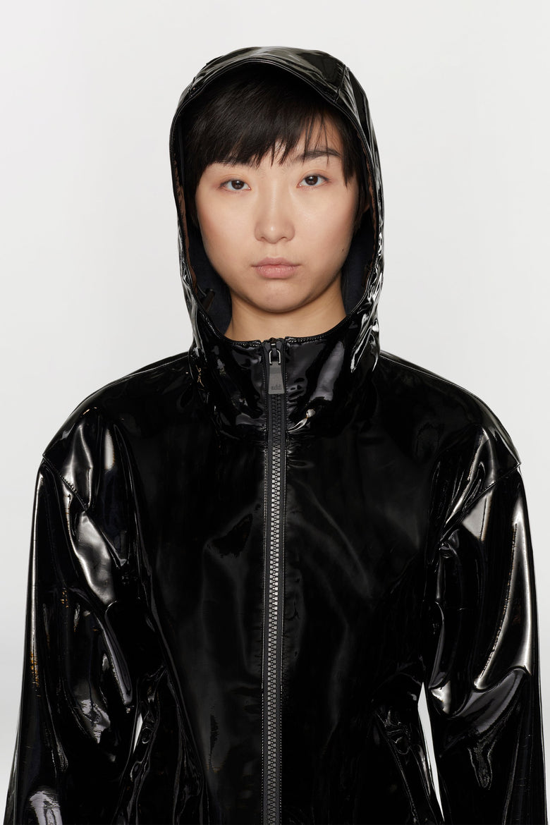 Giacca gender neutral in tessuto tecnico impermeabile e antivento