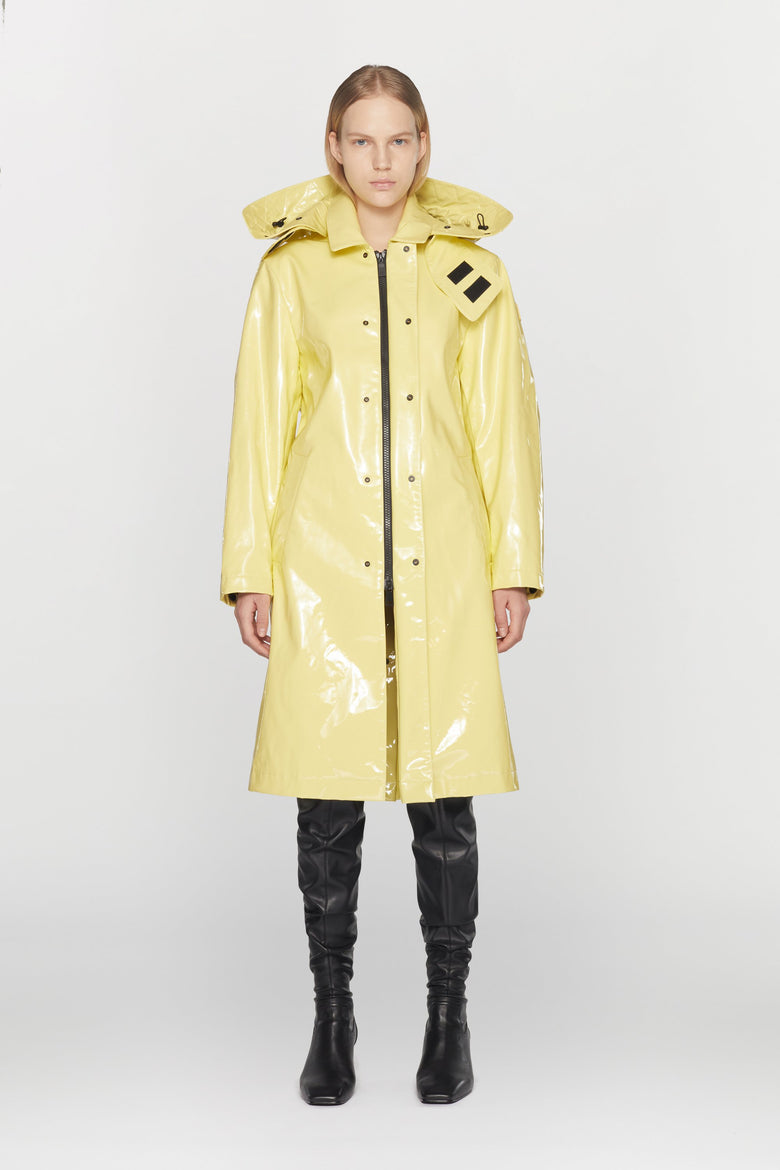 Gender neutral parka in waterproof and windproof technical fabric