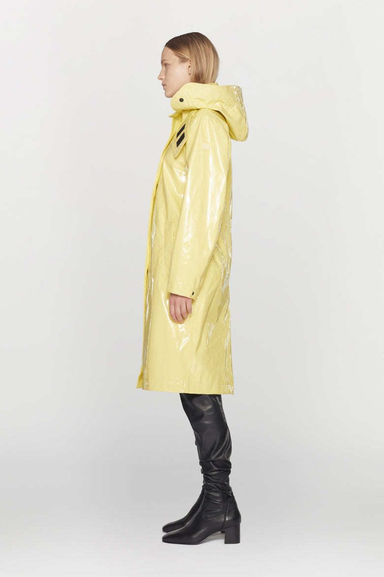 Gender neutral parka in waterproof and windproof technical fabric