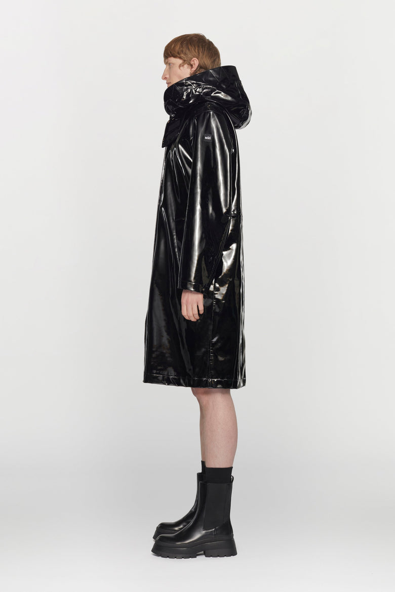 Gender neutral parka in waterproof and windproof technical fabric