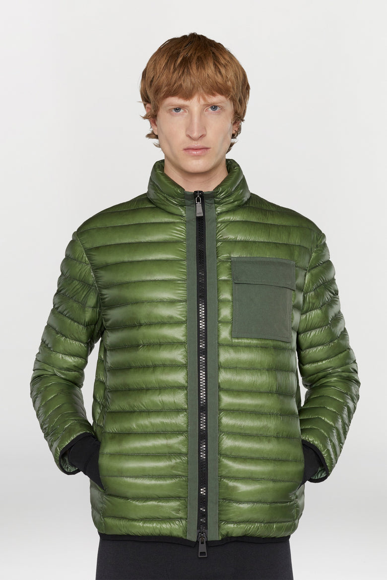 Gender neutral jacket in ultralight nylon padded with duck down
