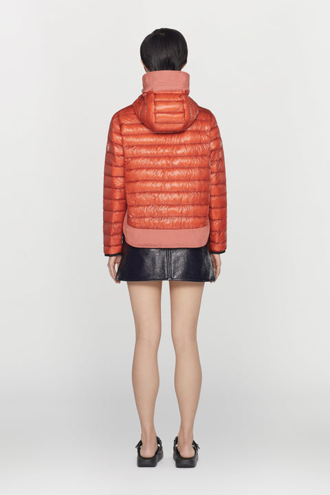Giacca gender neutral in nylon ultraleggero imbottita in piumino d'anatra