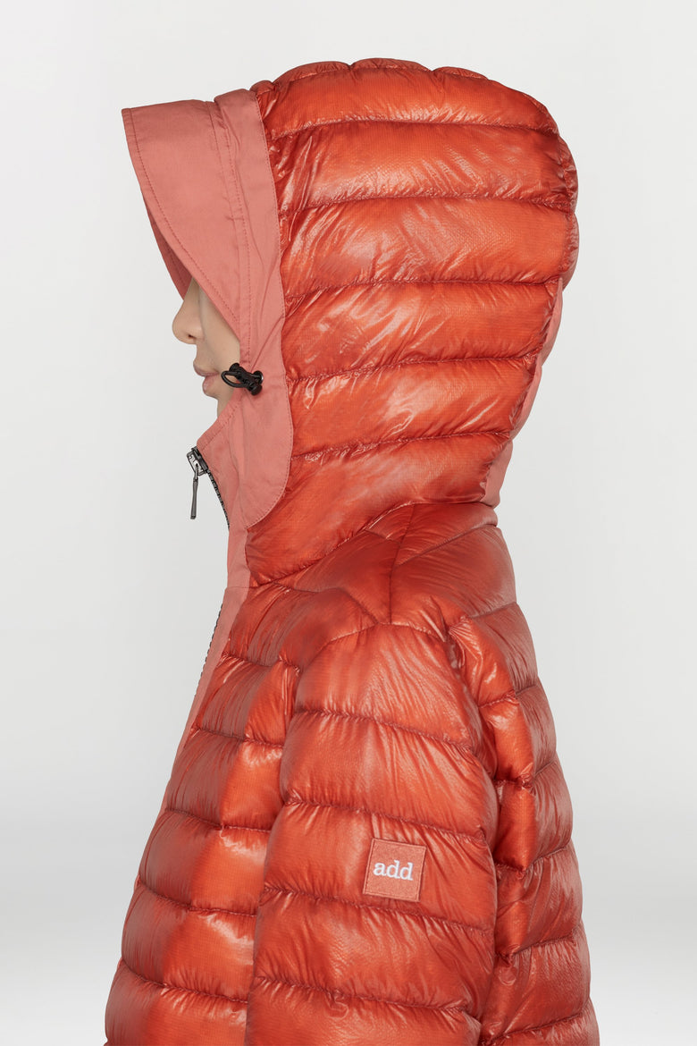 Gender neutral jacket in ultralight nylon padded with duck down