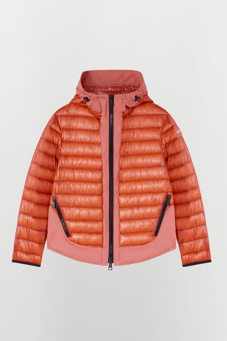 Gender neutral jacket in ultralight nylon padded with duck down