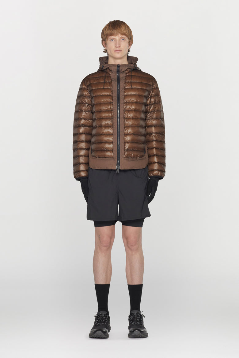 Gender neutral jacket in ultralight nylon padded with duck down