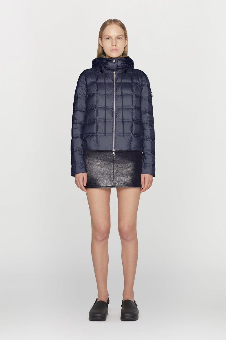 Ultralight nylon jacket padded with duck down
