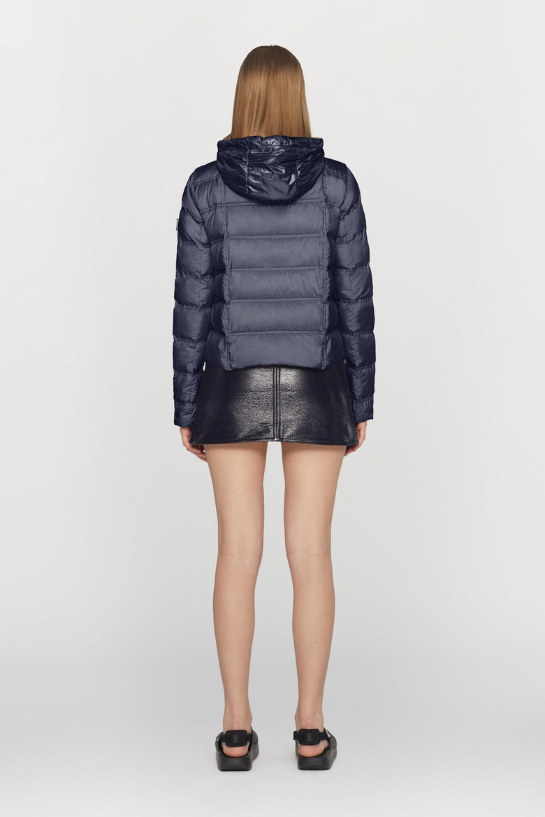 Ultralight nylon jacket padded with duck down