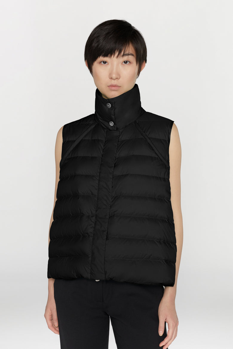 Cappa in nylon ultraleggero con imbottitura in piumino d'anatra