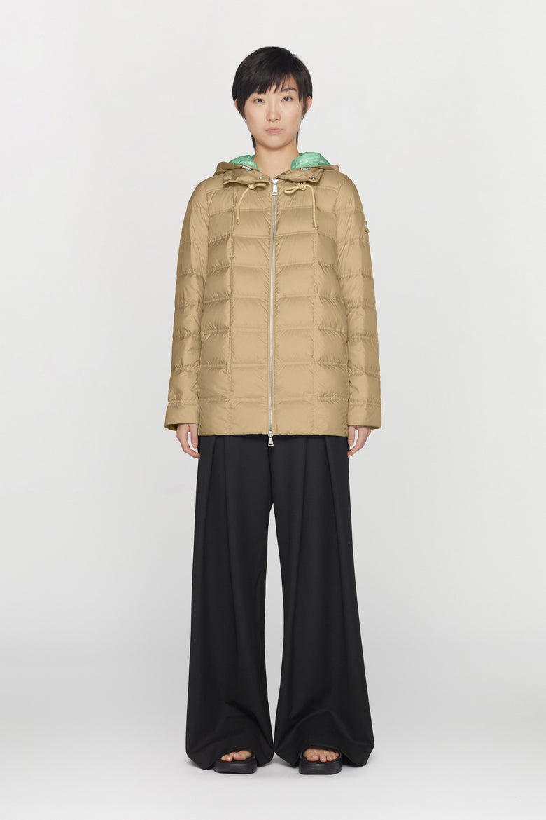 Ultralight technical fabric coat withduck down filling
