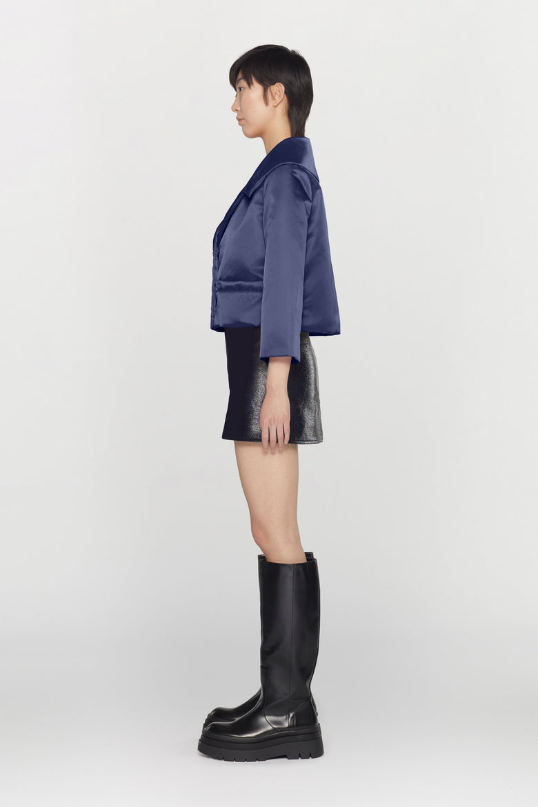 Water-repellent nylon short jacket with lapels