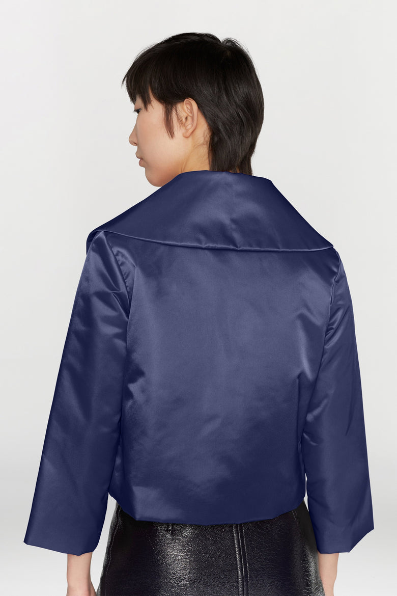 Water-repellent nylon short jacket with lapels