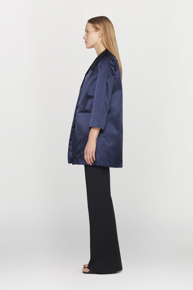 Single-breasted coat in water- repellent nylon