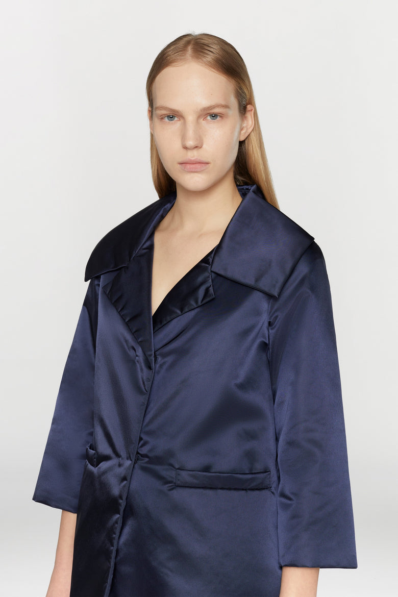 Single-breasted coat in water- repellent nylon